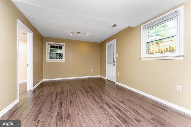 8415 HOLLIS LN, Vienna, VA 22182