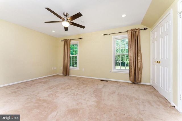 8415 HOLLIS LN, Vienna, VA 22182