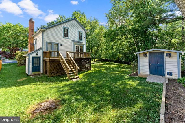8415 HOLLIS LN, Vienna, VA 22182