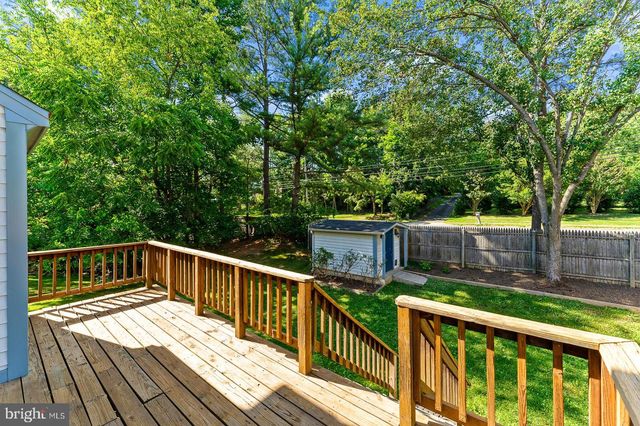 8415 HOLLIS LN, Vienna, VA 22182
