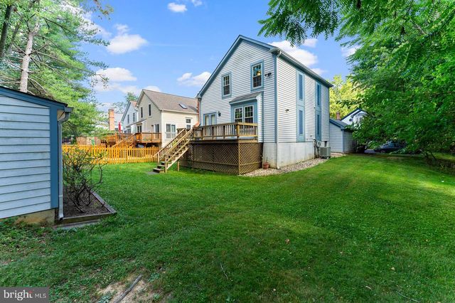 8415 HOLLIS LN, Vienna, VA 22182