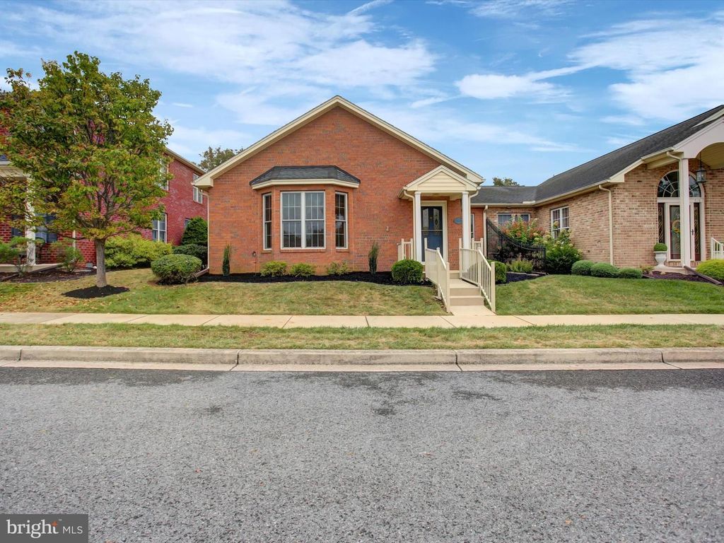 618 TRAFALGAR DR, Hagerstown, MD 21742