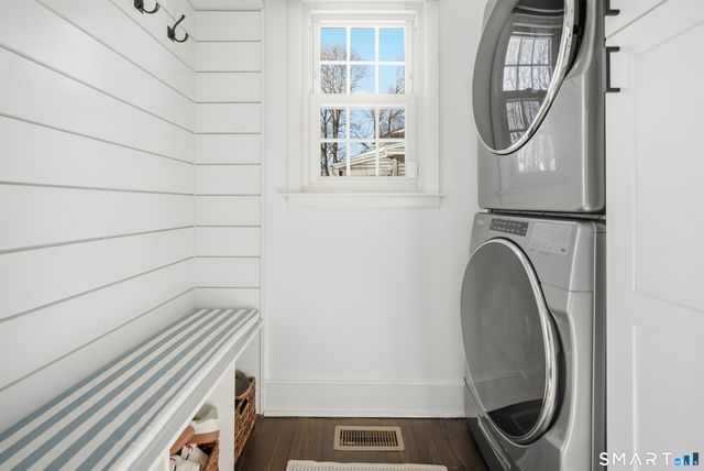 25 Helen Street, Fairfield, CT 06824