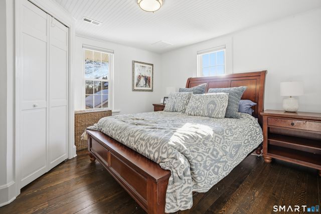 25 Helen Street, Fairfield, CT 06824