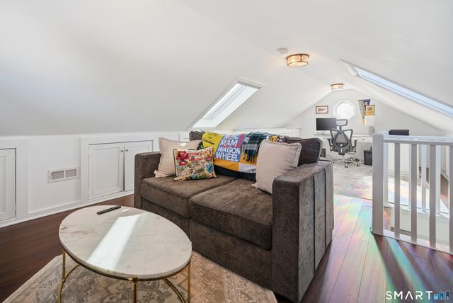 25 Helen Street, Fairfield, CT 06824