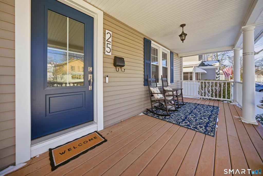 25 Helen Street, Fairfield, CT 06824