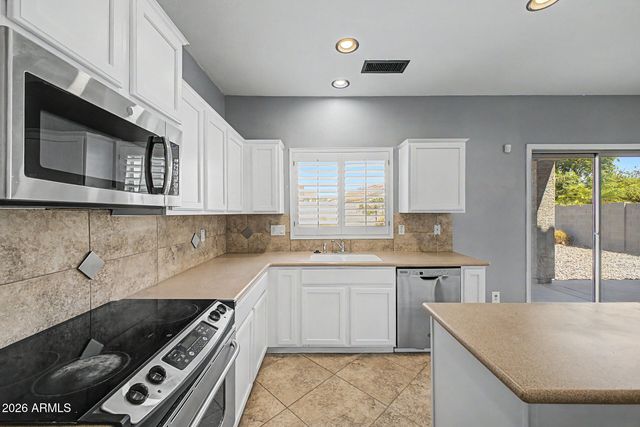 372 E GOLDMINE Court, San Tan Valley, AZ 85140
