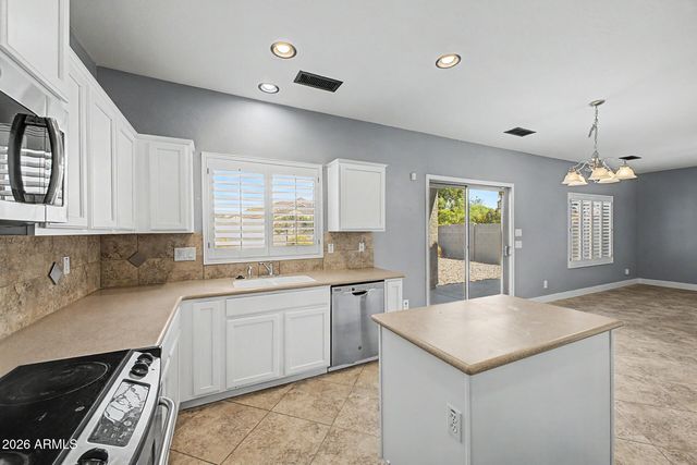 372 E GOLDMINE Court, San Tan Valley, AZ 85140