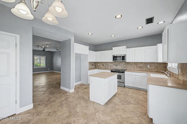 372 E GOLDMINE Court, San Tan Valley, AZ 85140