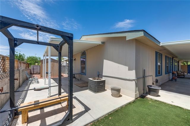 5423 North Sir Richard Drive, Las Vegas, NV 89110
