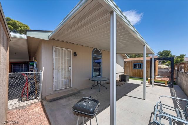 5423 North Sir Richard Drive, Las Vegas, NV 89110