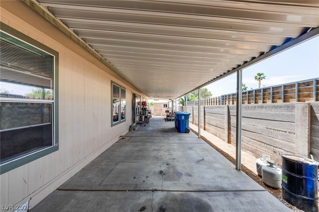 5423 North Sir Richard Drive, Las Vegas, NV 89110