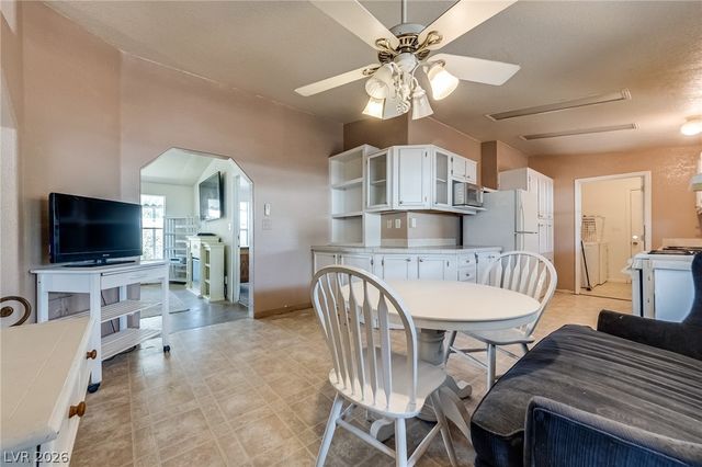 5423 North Sir Richard Drive, Las Vegas, NV 89110