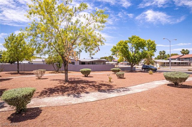 5423 North Sir Richard Drive, Las Vegas, NV 89110