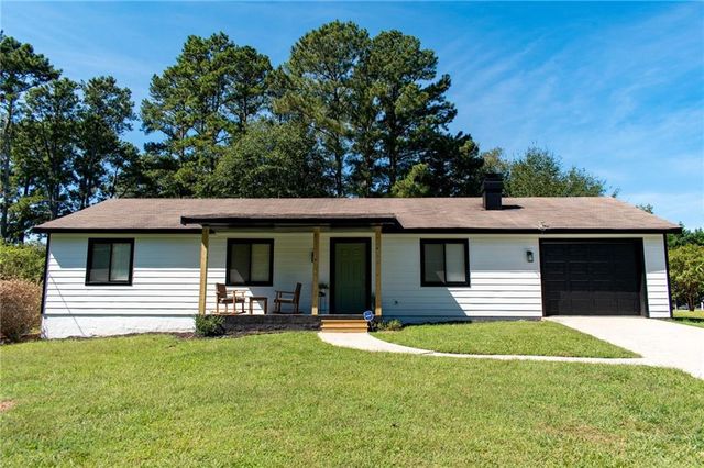1077 Sawgrass Court SW, Lilburn, GA 30047