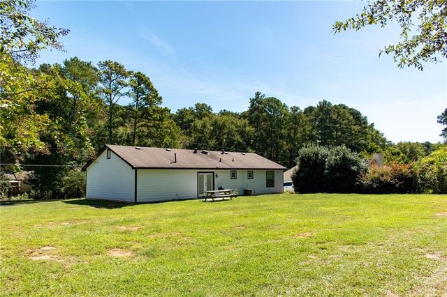 1077 Sawgrass Court SW, Lilburn, GA 30047