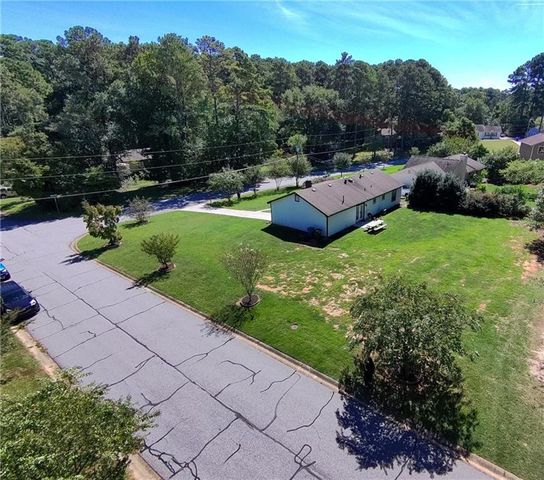 1077 Sawgrass Court SW, Lilburn, GA 30047