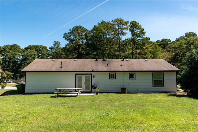 1077 Sawgrass Court SW, Lilburn, GA 30047