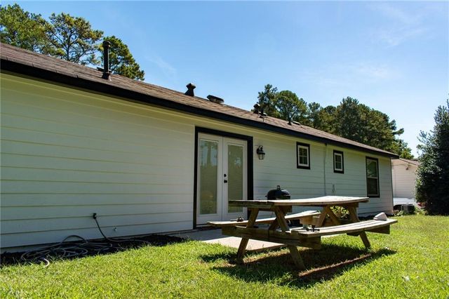 1077 Sawgrass Court SW, Lilburn, GA 30047