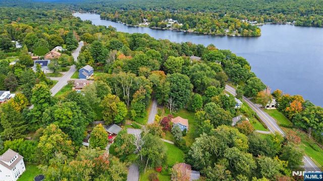 36 Beach Haven Road, West Milford, NJ 07421