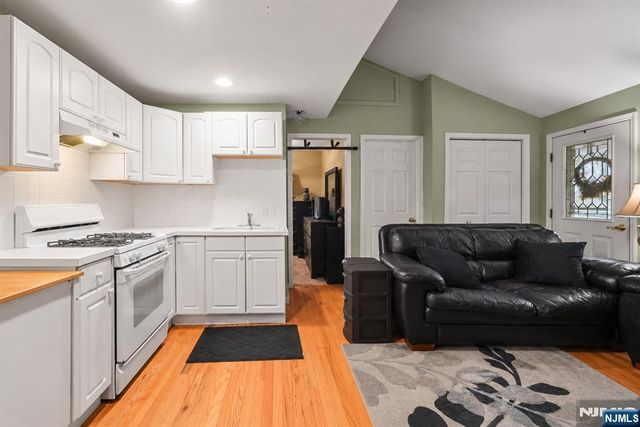36 Beach Haven Road, West Milford, NJ 07421