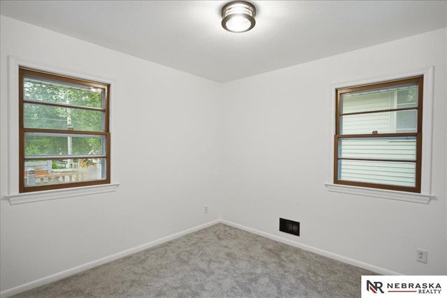 2047 N 70th Street, Omaha, NE 68104