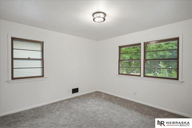 2047 N 70th Street, Omaha, NE 68104