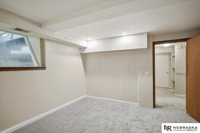 2047 N 70th Street, Omaha, NE 68104