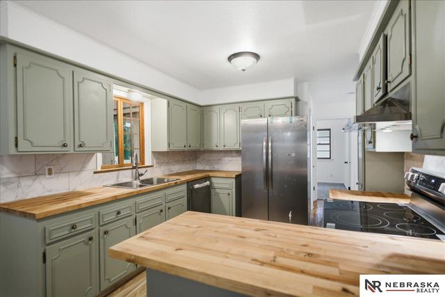 2047 N 70th Street, Omaha, NE 68104