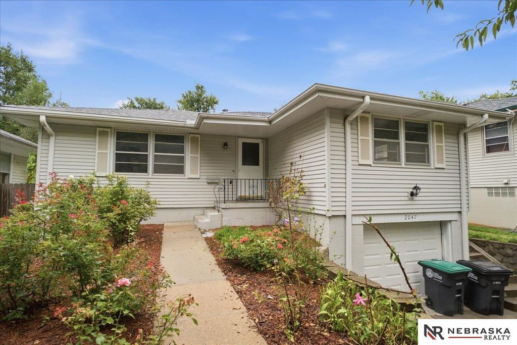 2047 N 70th Street, Omaha, NE 68104