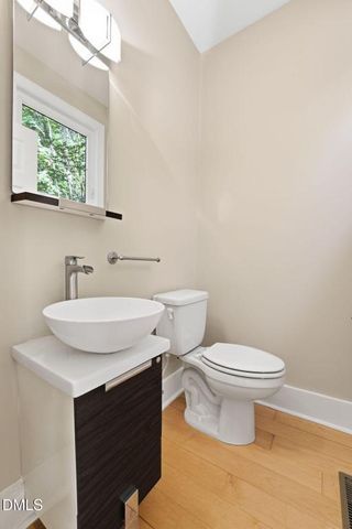 1001 Reaves Drive, Chapel Hill, NC 27516