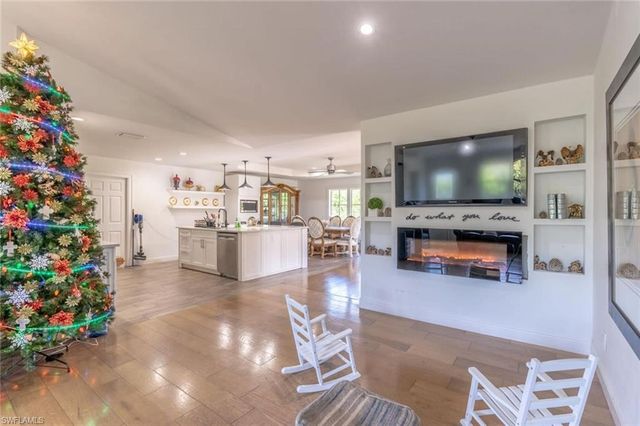 3690 31st AVE NE, Naples, FL 34120