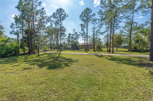 3690 31st AVE NE, Naples, FL 34120