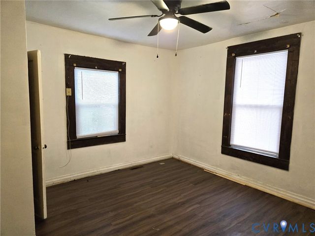 306 Washington Ave, Colonial Heights, VA 23834