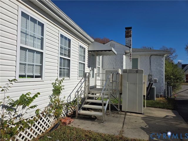 306 Washington Ave, Colonial Heights, VA 23834