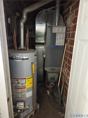 306 Washington Ave, Colonial Heights, VA 23834