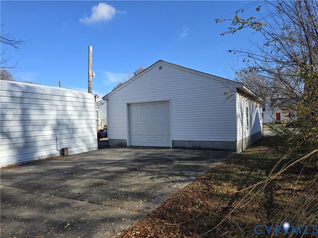 306 Washington Ave, Colonial Heights, VA 23834