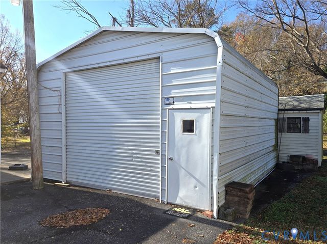 306 Washington Ave, Colonial Heights, VA 23834