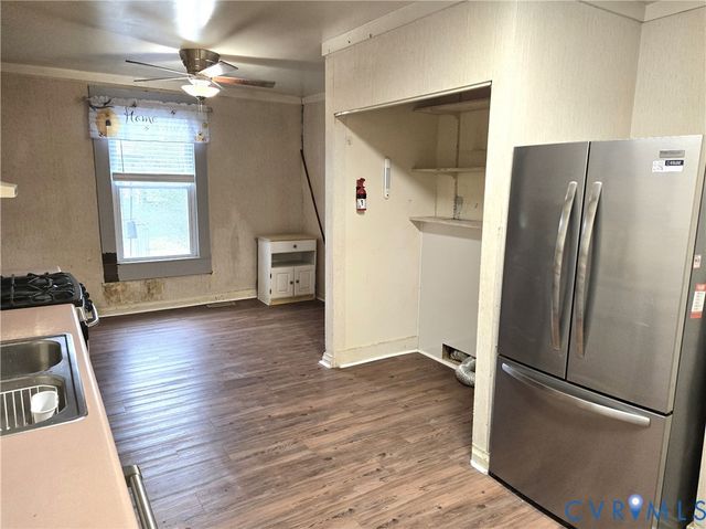 306 Washington Ave, Colonial Heights, VA 23834