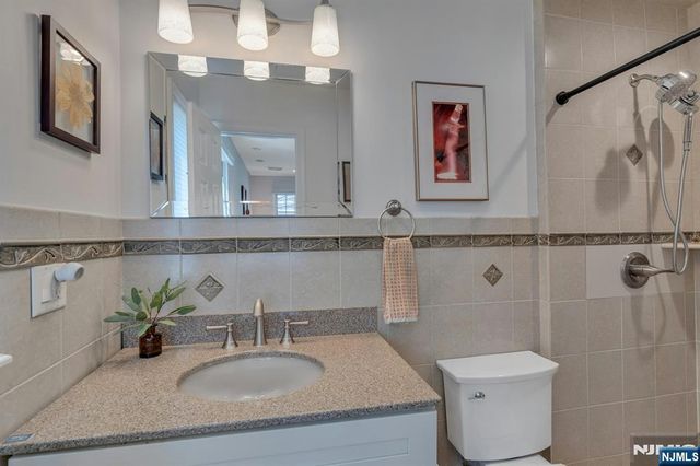 71 New Street, Allendale, NJ 07401