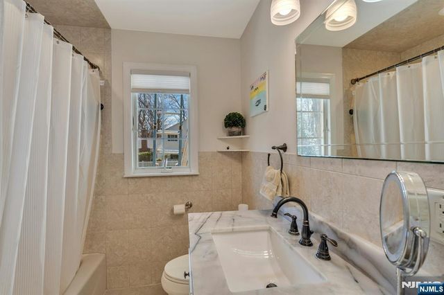 71 New Street, Allendale, NJ 07401