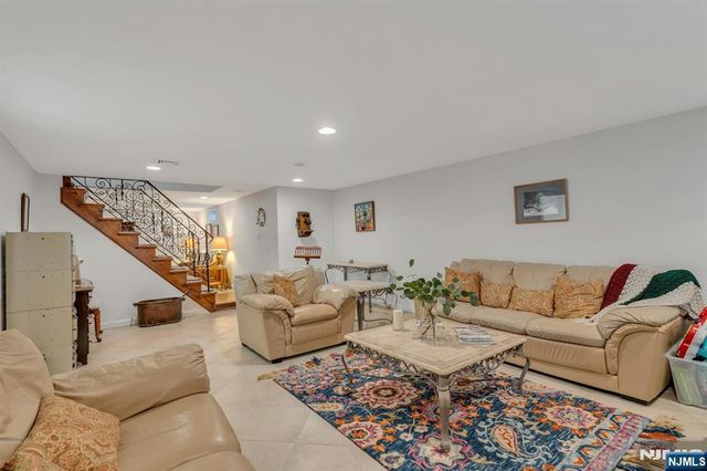 71 New Street, Allendale, NJ 07401