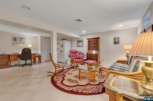 71 New Street, Allendale, NJ 07401
