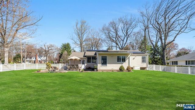 71 New Street, Allendale, NJ 07401