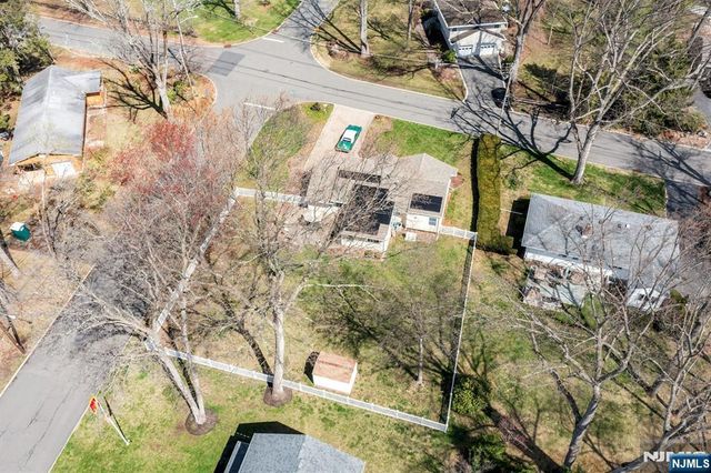 71 New Street, Allendale, NJ 07401