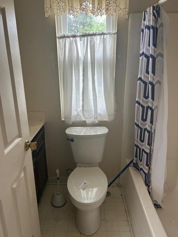 2 Manor Boulevard, Hanahan, SC 29410