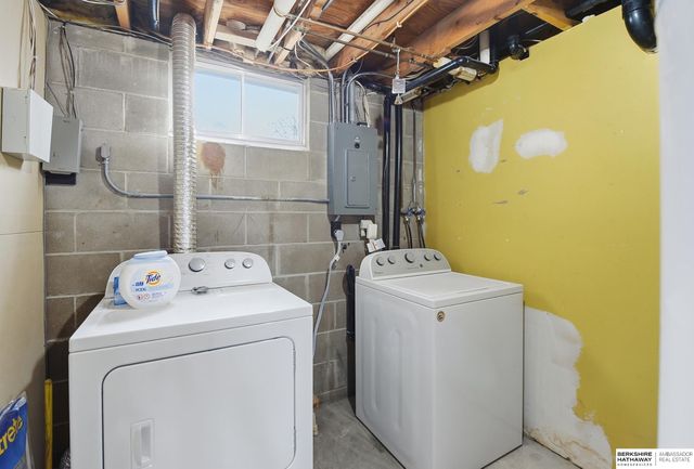 13059 Meredith Avenue, Omaha, NE 68164