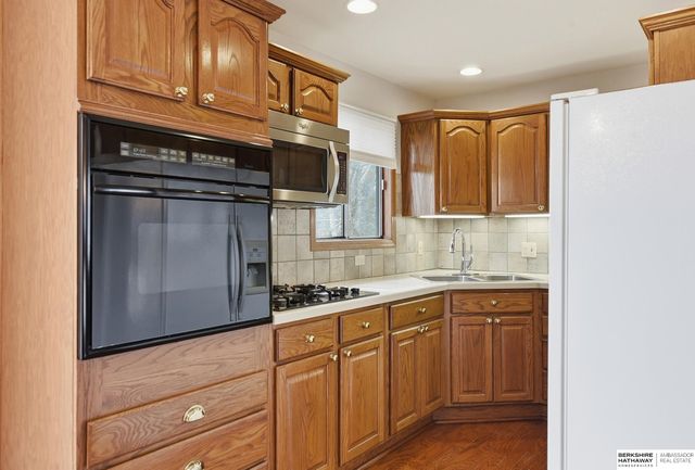 13059 Meredith Avenue, Omaha, NE 68164