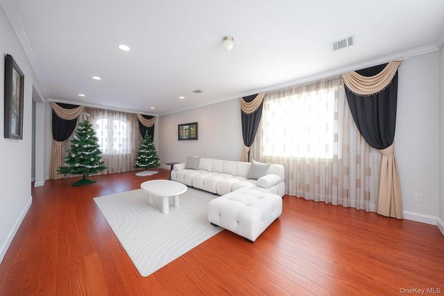 104 Highland Road, Staten Island, NY 10308