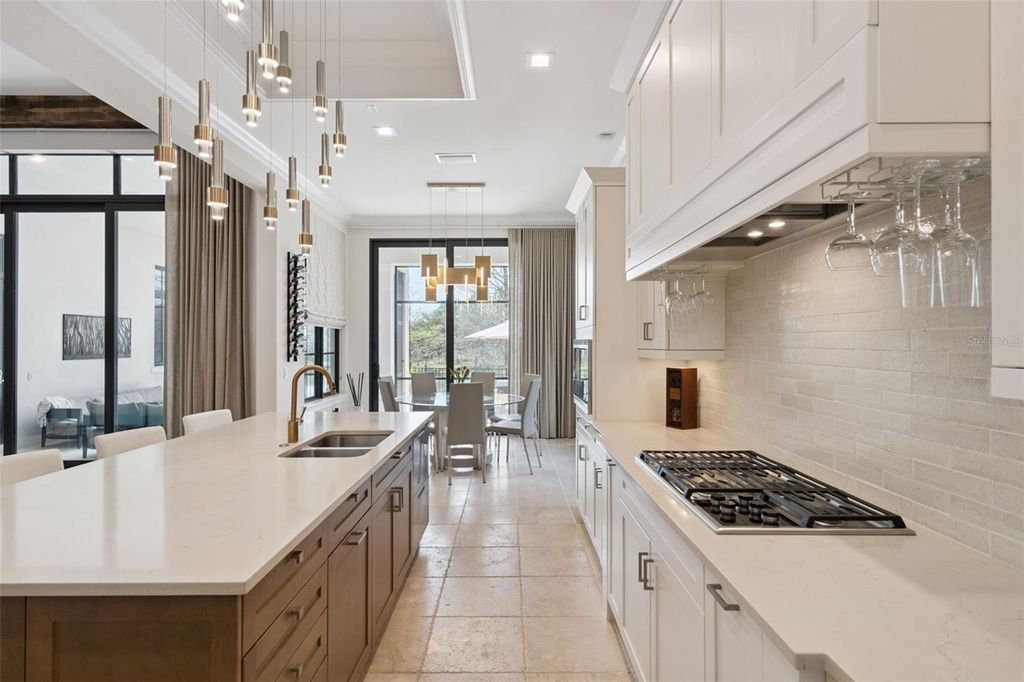 Image 18 of property listing at 10228 KENSINGTON SHORE DRIVE, Orlando, FL 32827